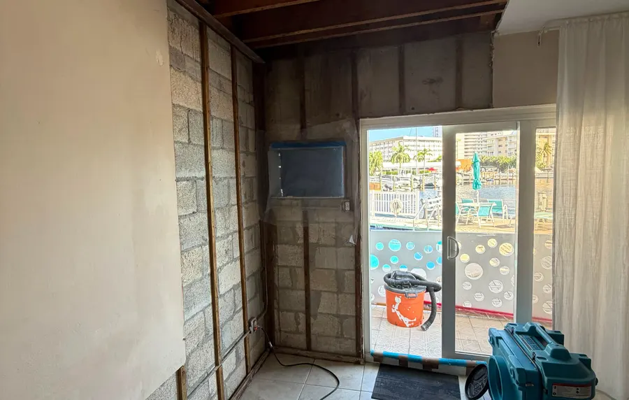 Family Room Ceiling & Wall Mold Remediation in Freehold, NJ, photo 2